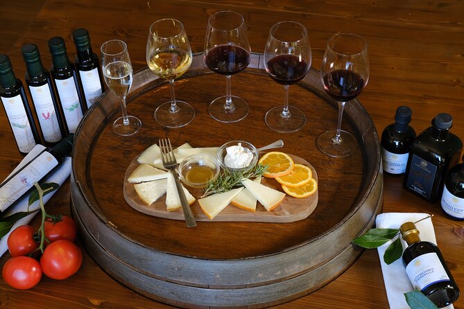 Private wine, Extra Virgin Olive Oils & Cheese Tasting - Four wines, from Vernaccia to Vinsanto