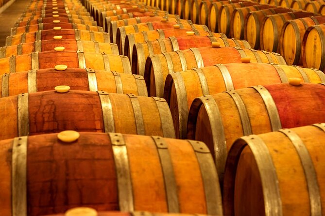 Private Wine Tour in Niagara-on-the-Lake w/ cheese & charcuterie - An hour in Olde Towne Niagara-on-the-Lake