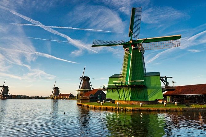 Private Zaanse Schans & Volendam Tour: Windmills, Cheese & Clogs - Zaanse Schans and its working windmills