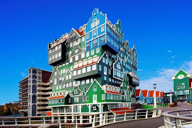 Private Zaanse Schans & Volendam Tour: Windmills, Cheese & Clogs - What the private vehicle adds