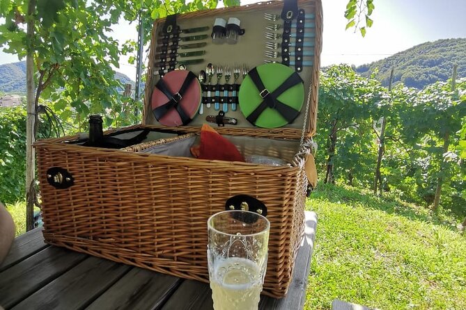 Prosecco Hills Wine and Cheese Gourmet Discovery - What the $165.61 price really covers