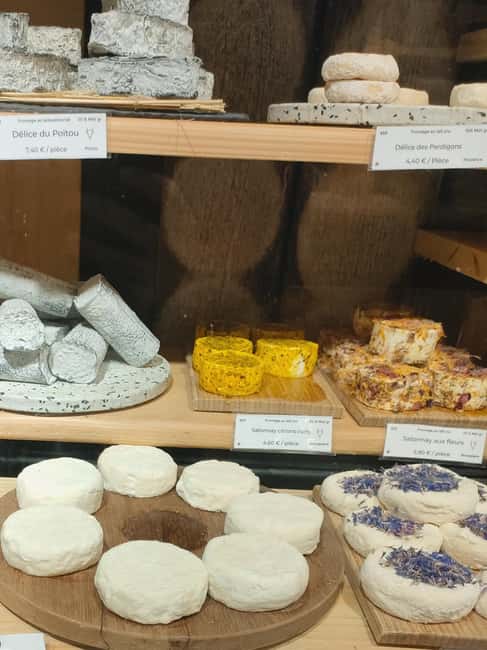 Provençal tasting tour, cheeses and wines in Aix - Walking the Vieille Ville one bite at a time