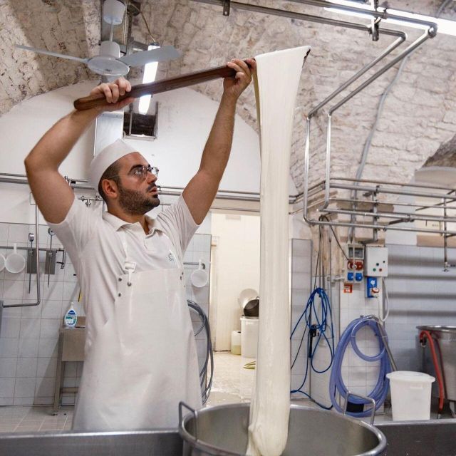 Puglia: Masseria Seppunisi Tour, Cheese, Burrata Tasting - The tasting plate is more than a sample