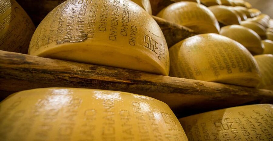 Reggio Emilia: Parmigiano Reggiano & Balsamic Vinegar Tour - Why this tour feels different from a standard food tasting