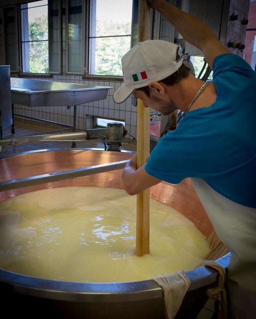 Reggio Emilia: Parmigiano Reggiano & Balsamic Vinegar Tour - Starting with cappuccino and erbazzone