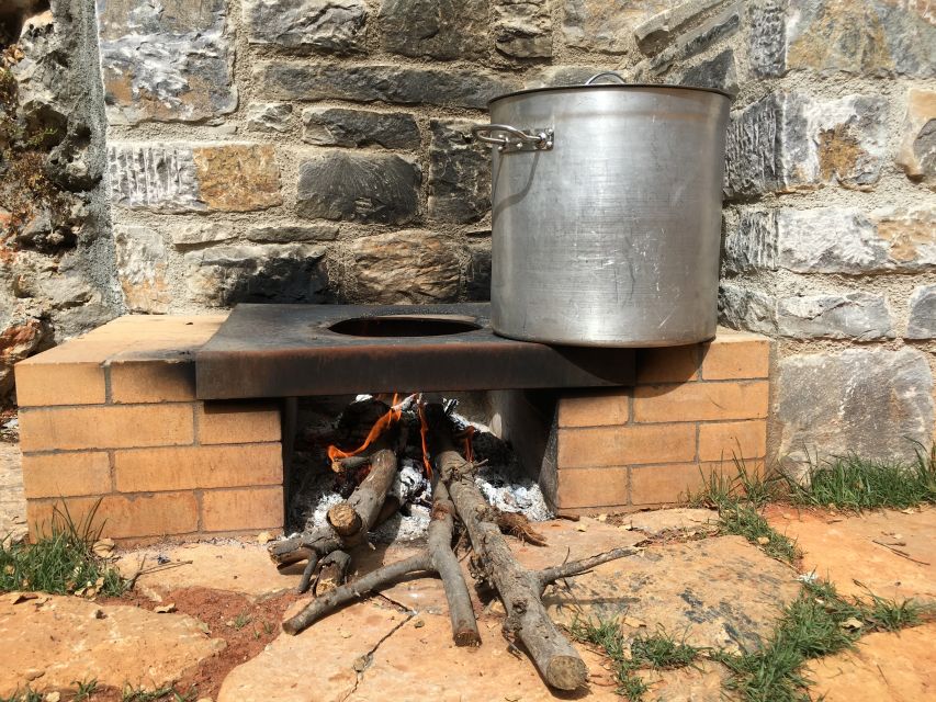 Rethymno 4x4 Safari: Tastes & Farm Experience - Lunch in Axos, with Cretan food on the table