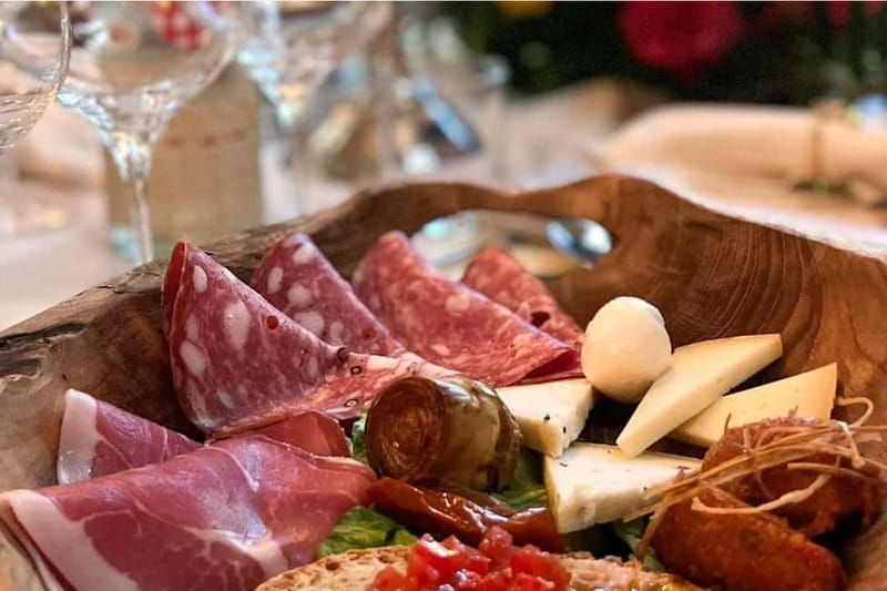 San Gimignano: Tasting of Tuscan Wines and Cheeses - A practical lesson in Tuscan wine and cheese