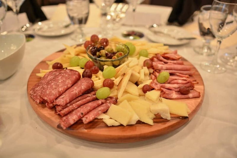 San Gimignano: Tasting of Tuscan Wines and Cheeses - The setting, mood, and possible drawbacks