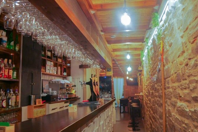 Santiago de Compostela: Cheese and Wine Tasting Experience - The old-town setting adds convenience