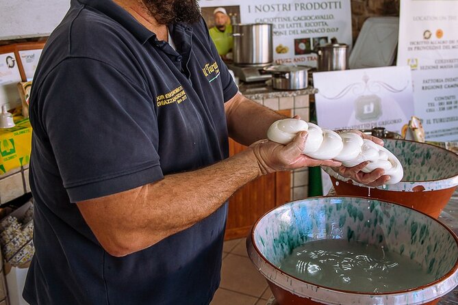 Sorrento Ape Tour, Lemon Garden, Mozzarella Show & Pizza Class - Timing, group size, and practical planning