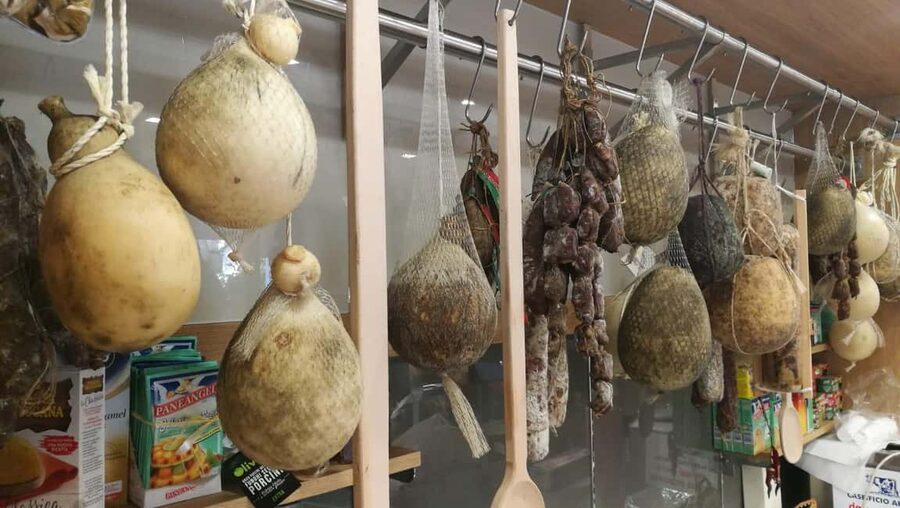Sorrento: Food and Walking Tour with Cheese, Oil and Lemon - Visiting the cheese and limoncello factory