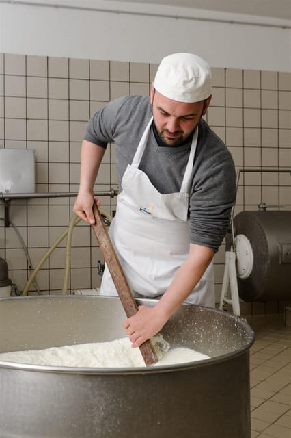 Sorrento: mozzarella cheese workshop in Vico Equense - Should you book this Vico Equense cheese workshop?