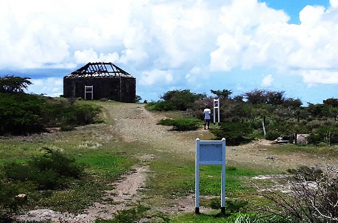 St.Martin-St.Maarten: Small Group, History & Cheese Tasting Tour - Who should book this outing