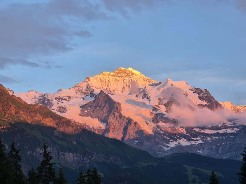 Sunset Hike with Cheese Fondue in Wengen - Why this Wengen outing feels different