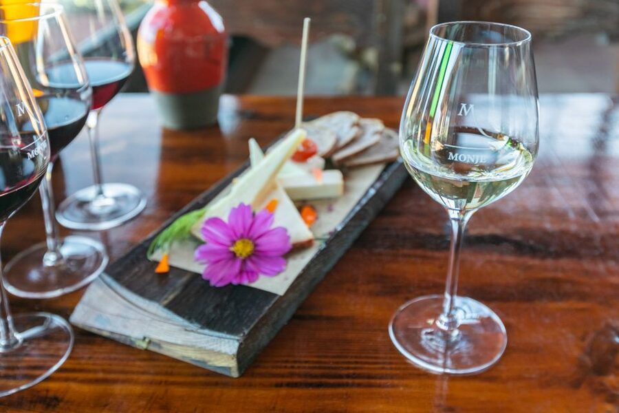 Tacoronte: Guided Winery Tour with Wine and Cheese Tastings - Views, terraces, and time after the tour