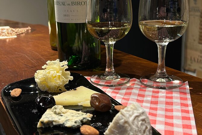 Tasting of Bordeaux White Wines Wine and Cheese Pairing - The aroma exercise makes the lesson stick