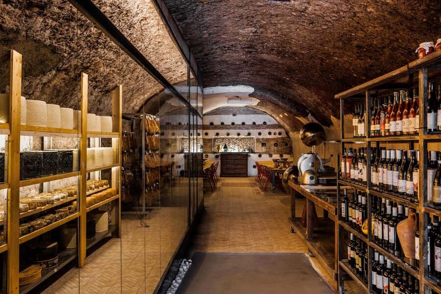 Testaccio: Exclusive tasting of PDO wines, cheeses, and cured meats from Lazio - Five PDO Cheeses From Lazio