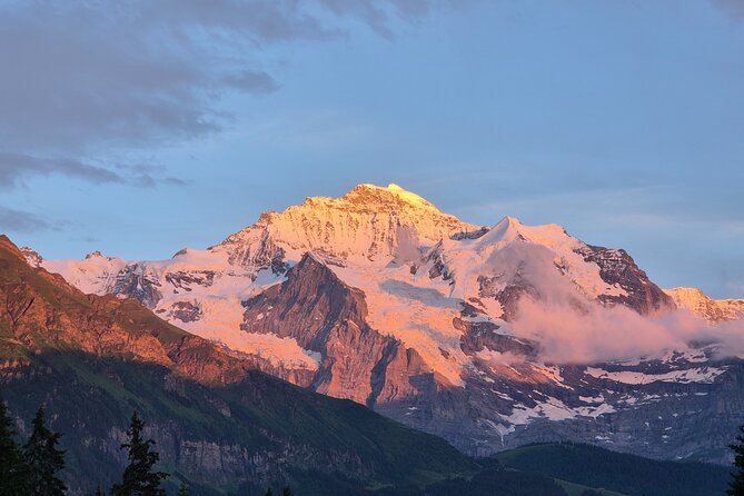 The best Sunset hike with Cheese Fondue - Three Swiss chocolates to finish