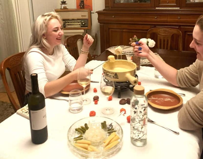 Traditional Swiss Dinner: Cheese Fondue, Appetizers/Dessert - Key points to know