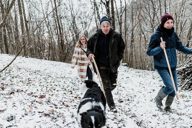 Truffle Hunting and Cheese, Truffle & Wine Tasting near Alba - A truffle hunt in the hills near Monforte d’Alba
