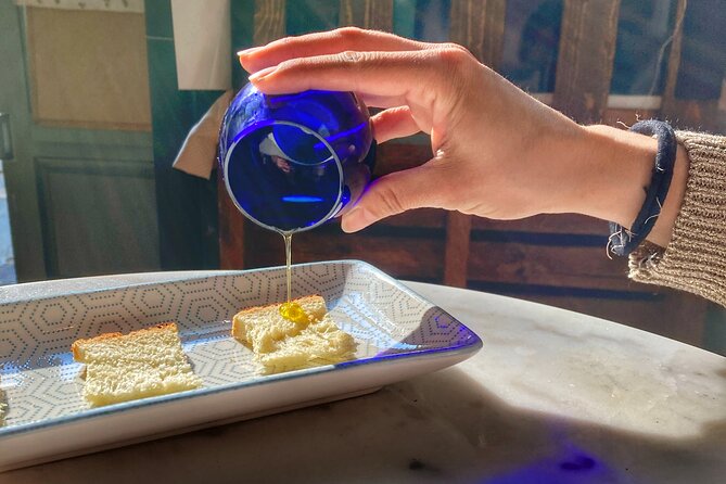 Turin Food Tasting Experience: Oil, Wine & Cheese - Learning to taste olive oil in central Turin