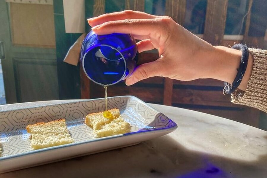 Turin: Gastronomy tasting through oil, wine and cheese - A Tasting Game for Children