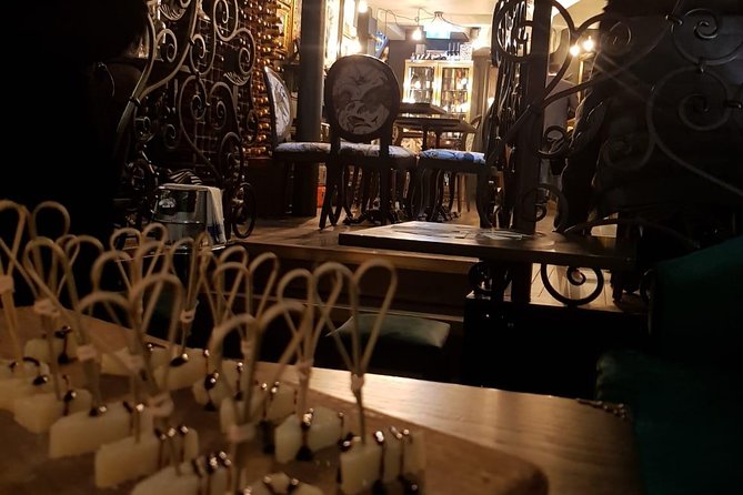 Ultimate London Cheese Crawl : Guided Food Tour - A quiz that keeps the walk lively