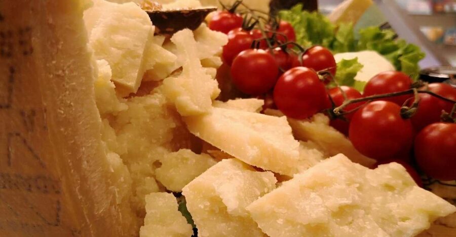 Verona: Cheese Tasting and Pairing - Five cheeses, five ways to pay attention