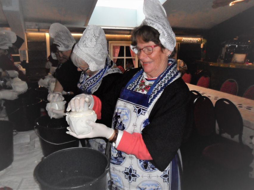 Volendam: 2.5-Hour Cheesemaking Workshop & Clog Making Tour - Final call: book it for the setting and the variety