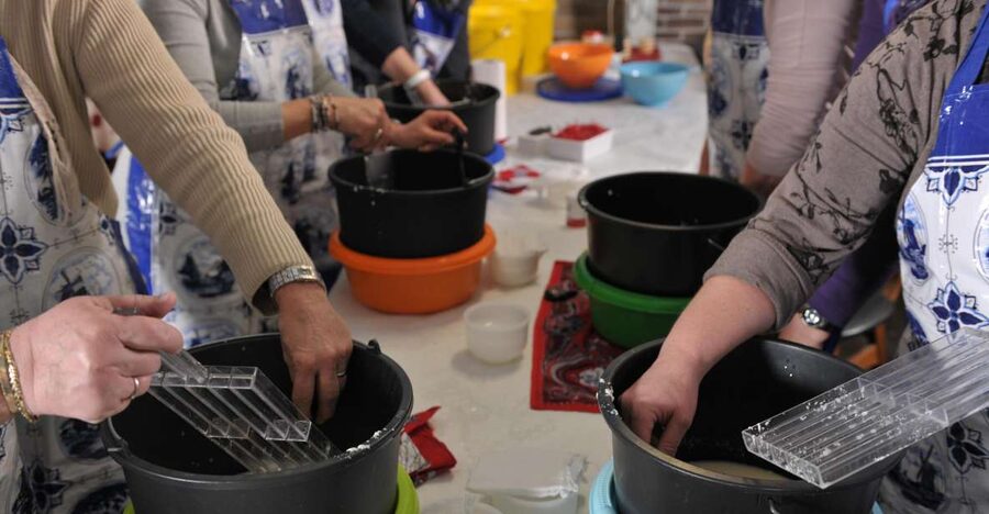 Volendam: 2.5-Hour Cheesemaking Workshop & Clog Making Tour - Gouda, Edam, biscuits, and fruit wine