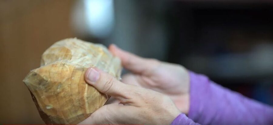 Volendam: 2-Hour Clogmaking Workshop and Cheese Tour - Stroopwafel, speculaas, and local fruit wine