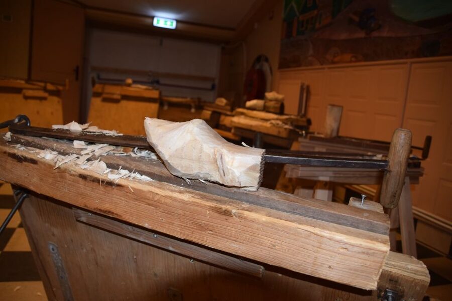 Volendam: 2-Hour Clogmaking Workshop and Cheese Tour - Is $91 a fair price?