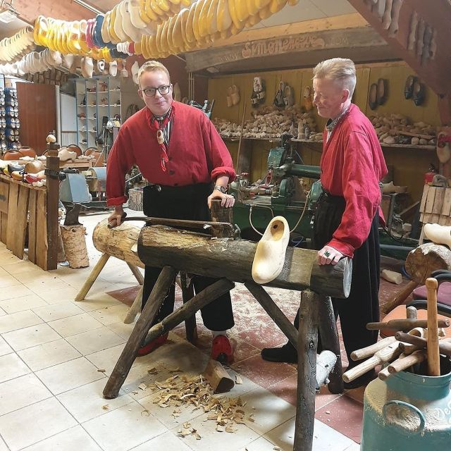 Volendam: 2-Hour Clogmaking Workshop and Cheese Tour - Who will enjoy this stop most?