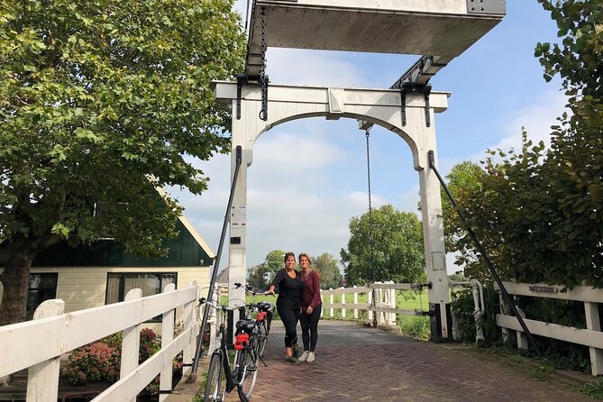 Windmill, Dairy Farms & Countryside Electric Bike Tour - Durgerdam and the final harbor view