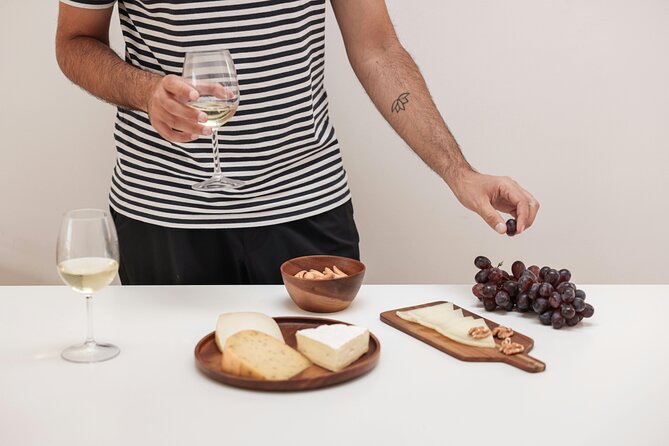 Wine & Cheese in Montmartre: A True Taste of France 6-ppl Max - Key points to know before you book