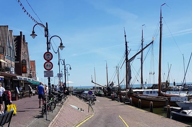 Zaanse Schans and Volendam Private Tour – Clogs, Cheese and More - Zaanse Schans: windmills you can actually enter