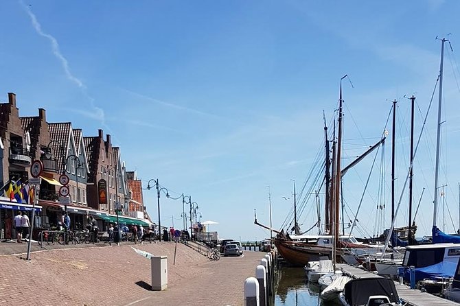 Zaanse Schans and Volendam Private Tour – Clogs, Cheese and More - Who should book this experience