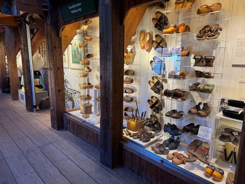 Zaanse Schans & Volendam Private Tour: Windmills and Cheese - Who should pay for this experience?