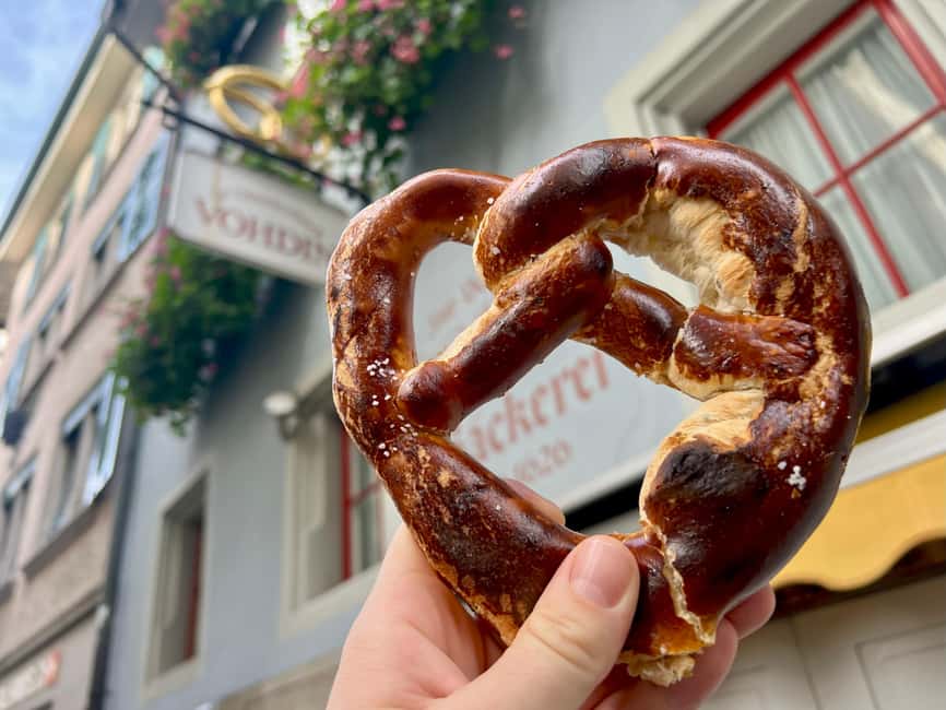 Zurich: Food Tour of 8+ Tastings with Cheeses & Chocolates - Fondue bites with a Swiss twist