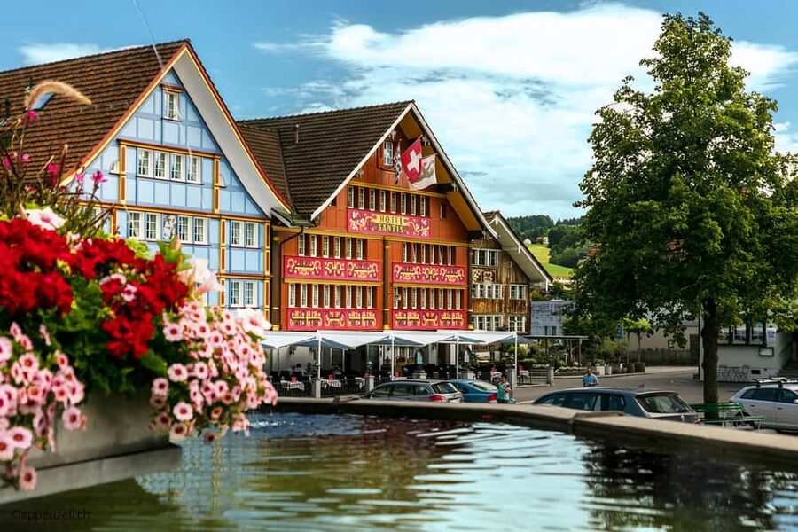 Zurich Open-top Tour and Chocolate and Cheese Countryside - Who will enjoy this day most?
